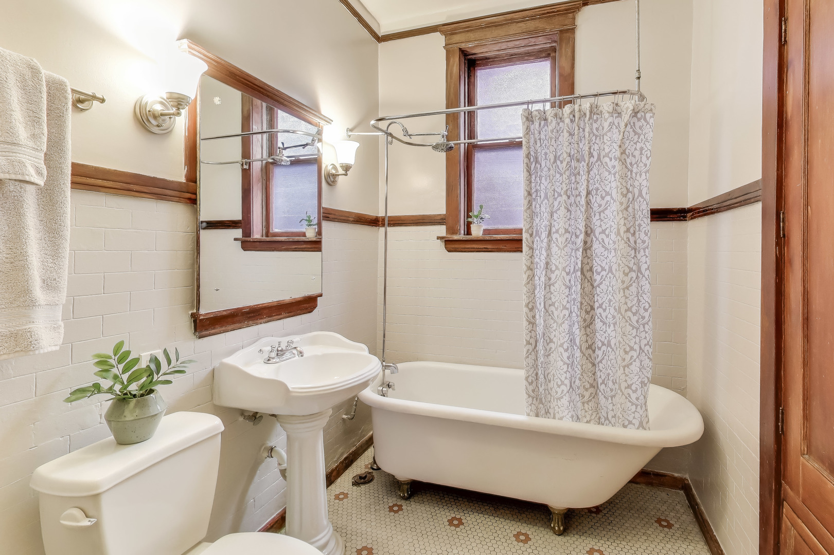 6542 N Newgard Avenue Unit: 1