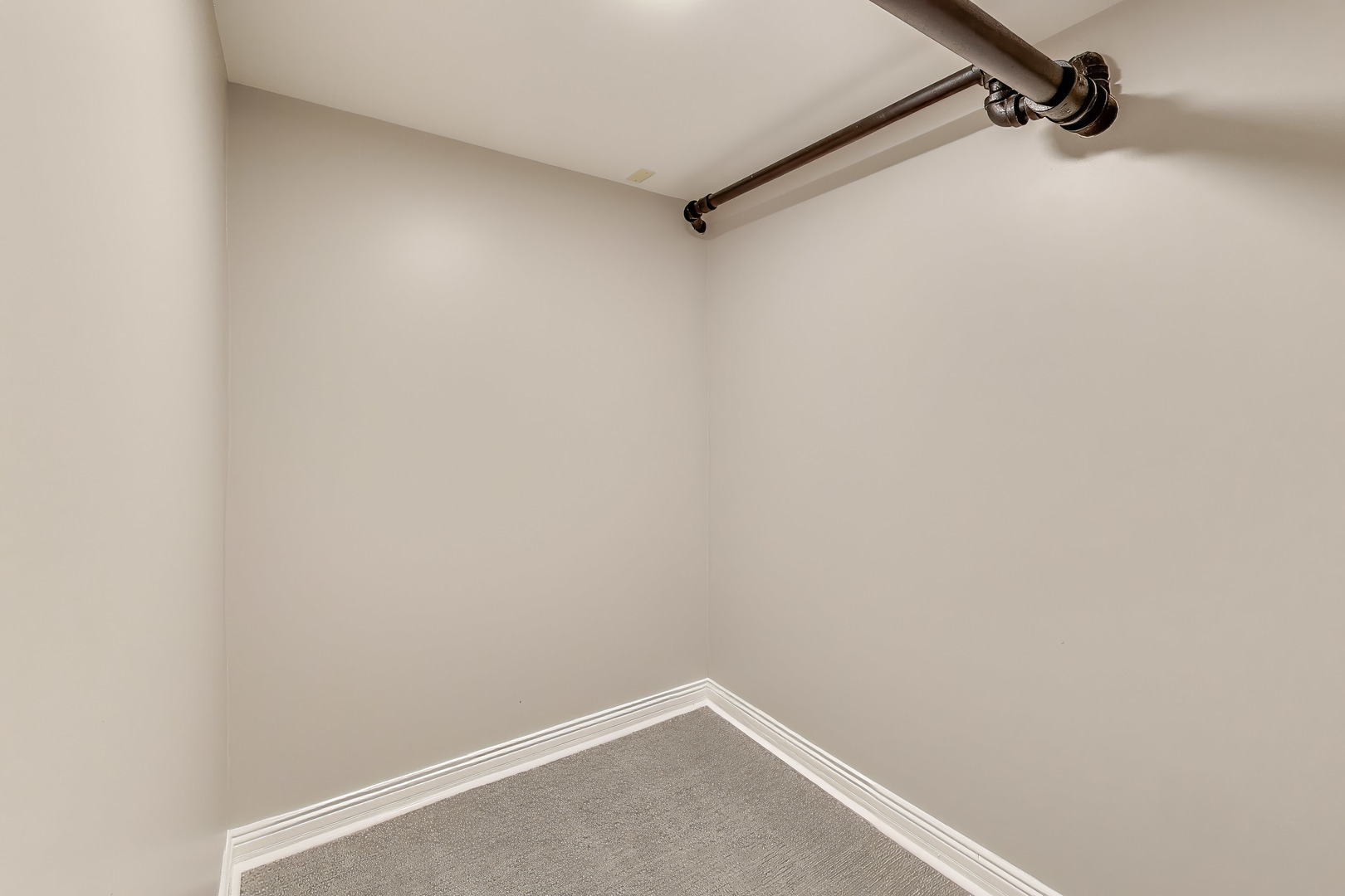6542 N Newgard Avenue Unit: 1