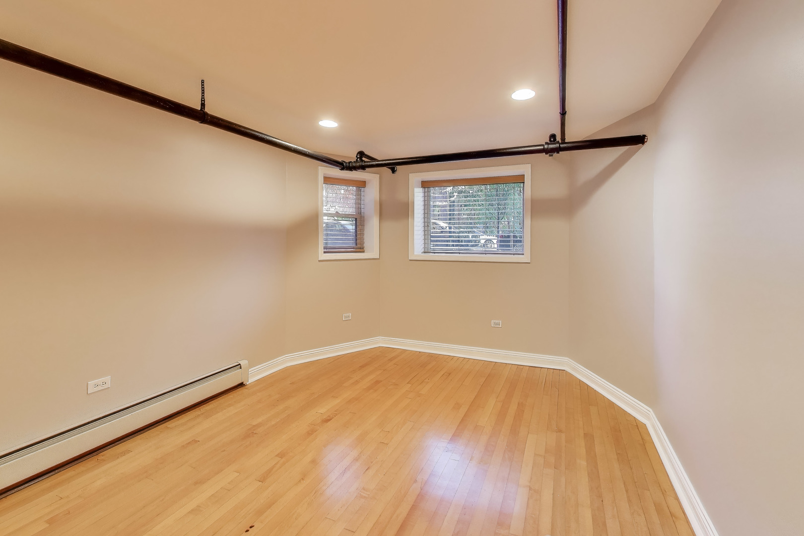 6542 N Newgard Avenue Unit: 1
