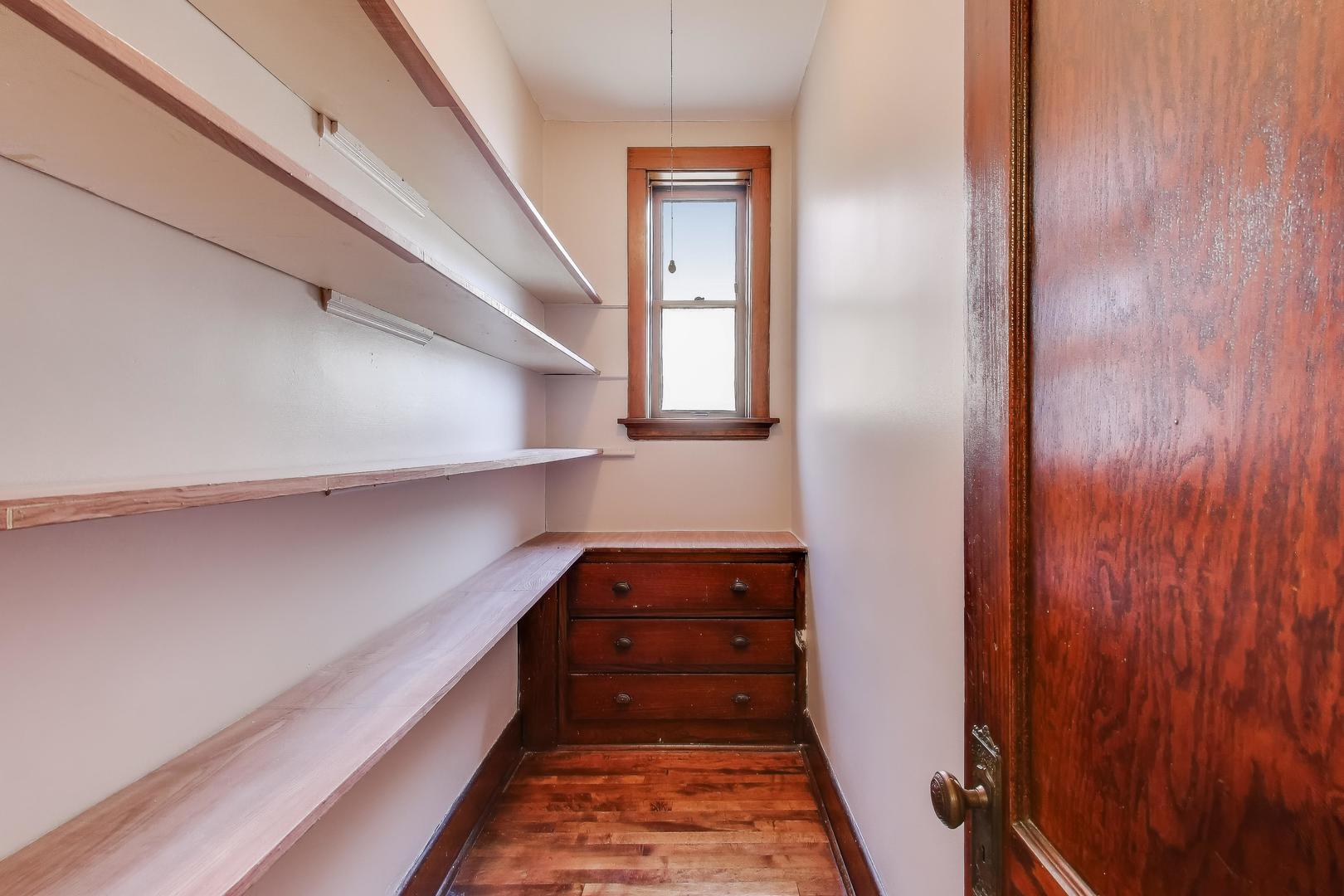 6542 N Newgard Avenue Unit: 1