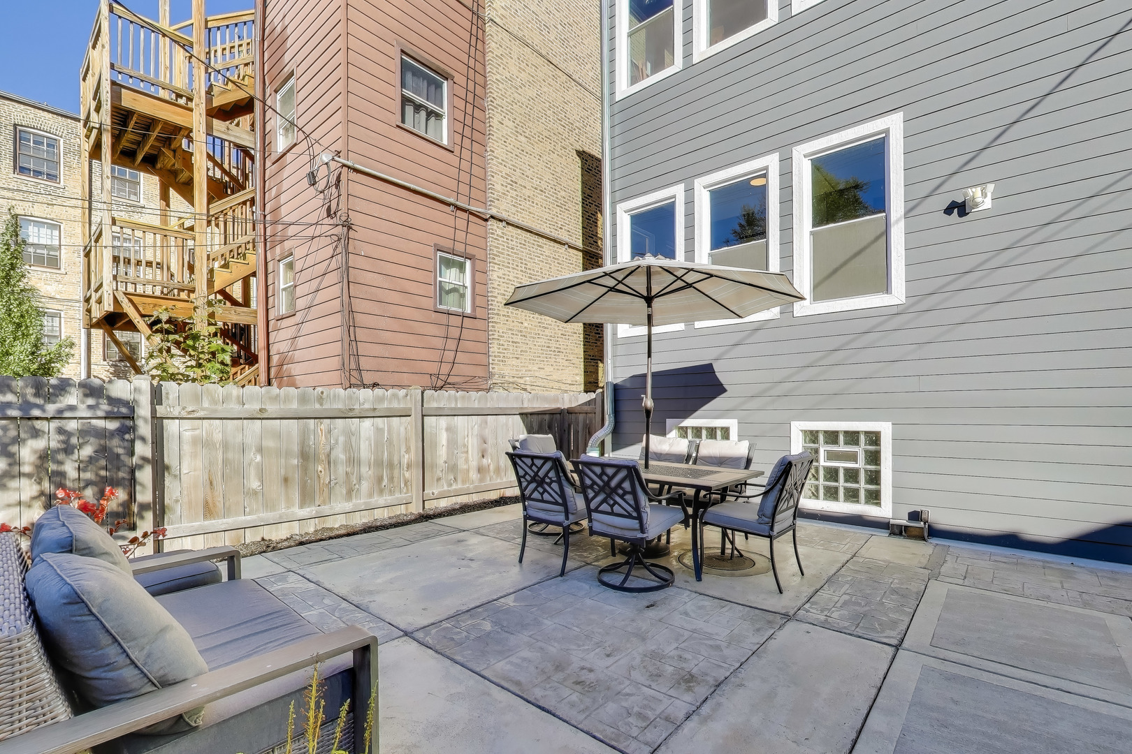 6542 N Newgard Avenue Unit: 1