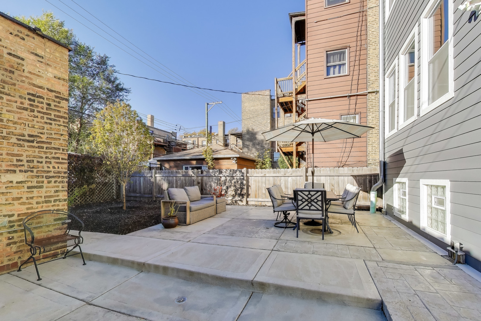 6542 N Newgard Avenue Unit: 1