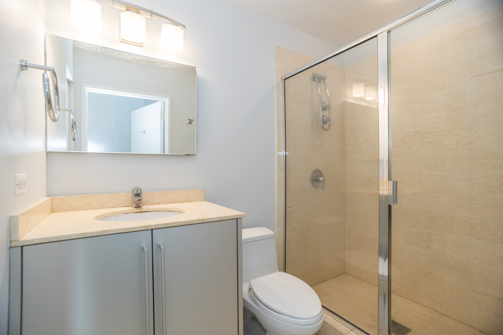 653 N Kingsbury Street Unit: 2308