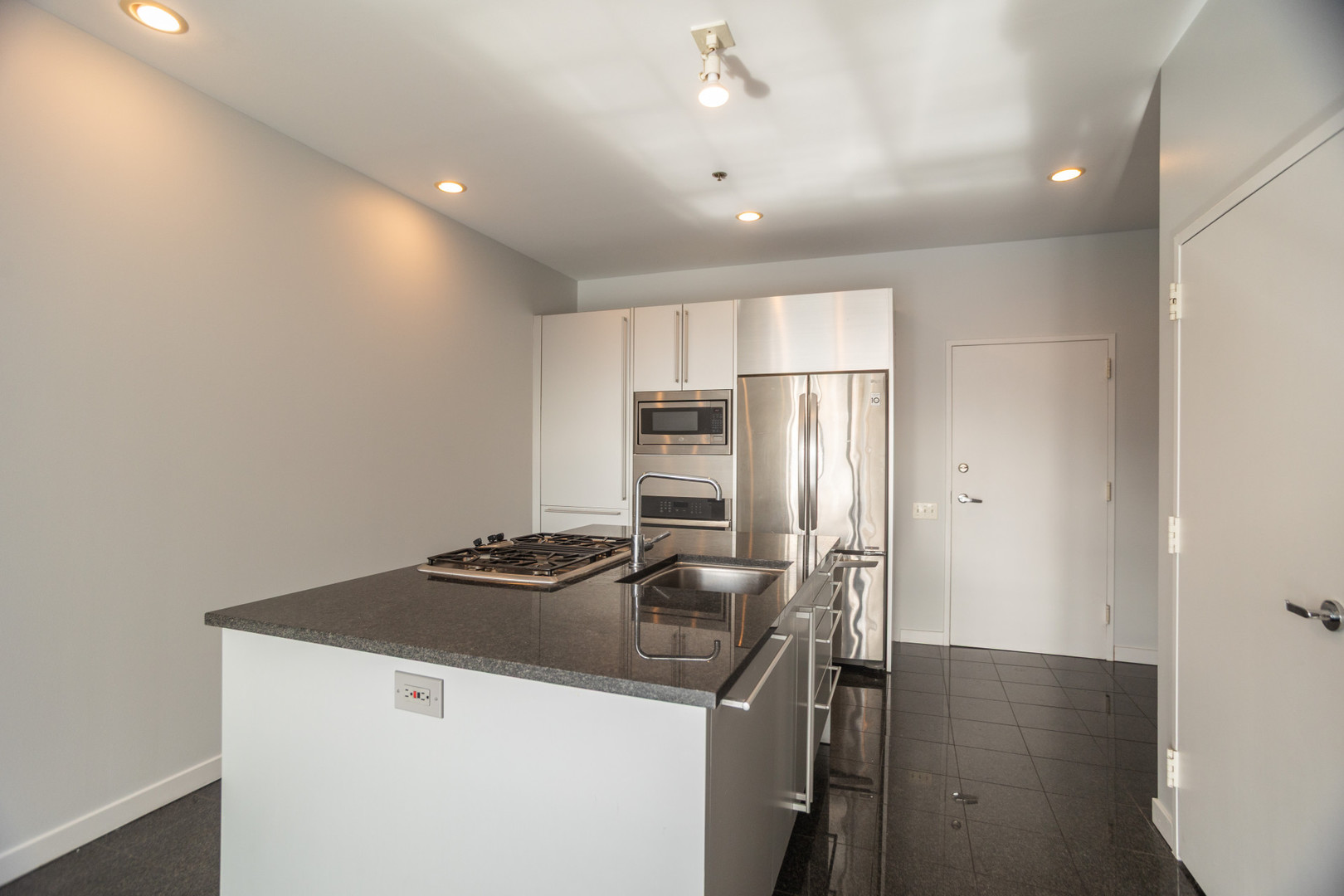 653 N Kingsbury Street Unit: 2308