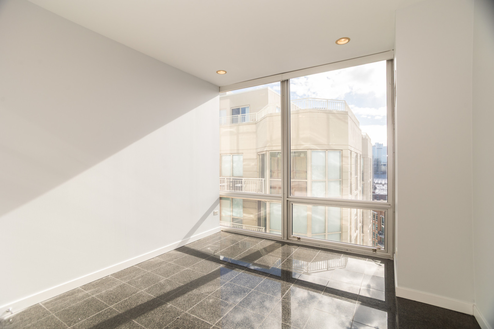 653 N Kingsbury Street Unit: 2308