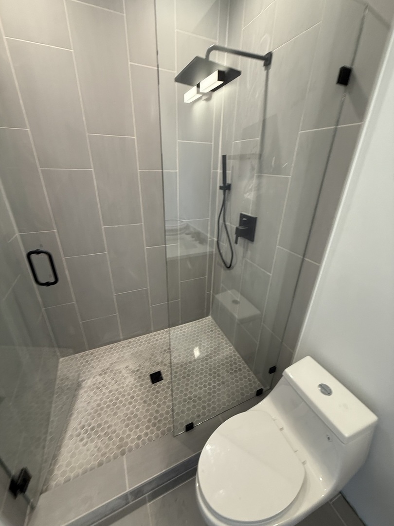 2157 N Western Avenue Unit: 2