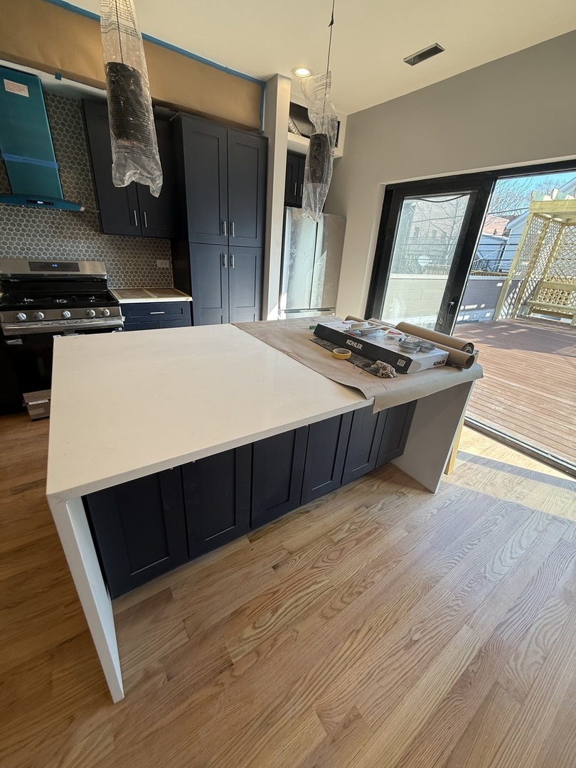 2157 N Western Avenue Unit: 2