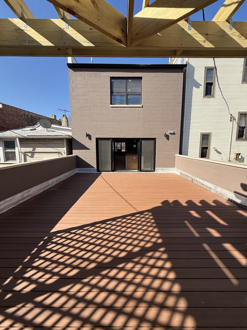 2157 N Western Avenue Unit: 2