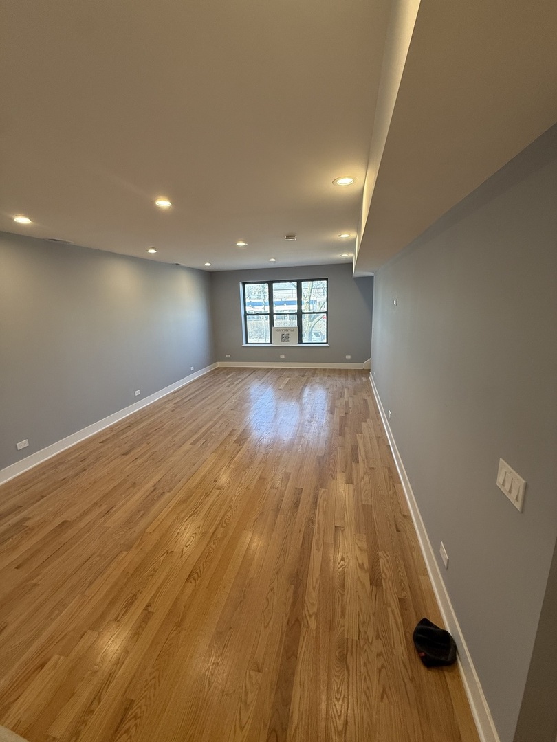2157 N Western Avenue Unit: 2