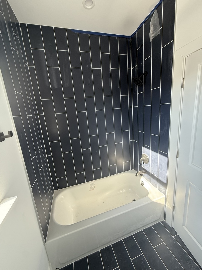 2157 N Western Avenue Unit: 2