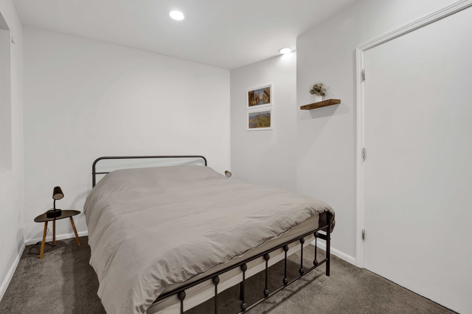623 W DRUMMOND Place Unit: 6