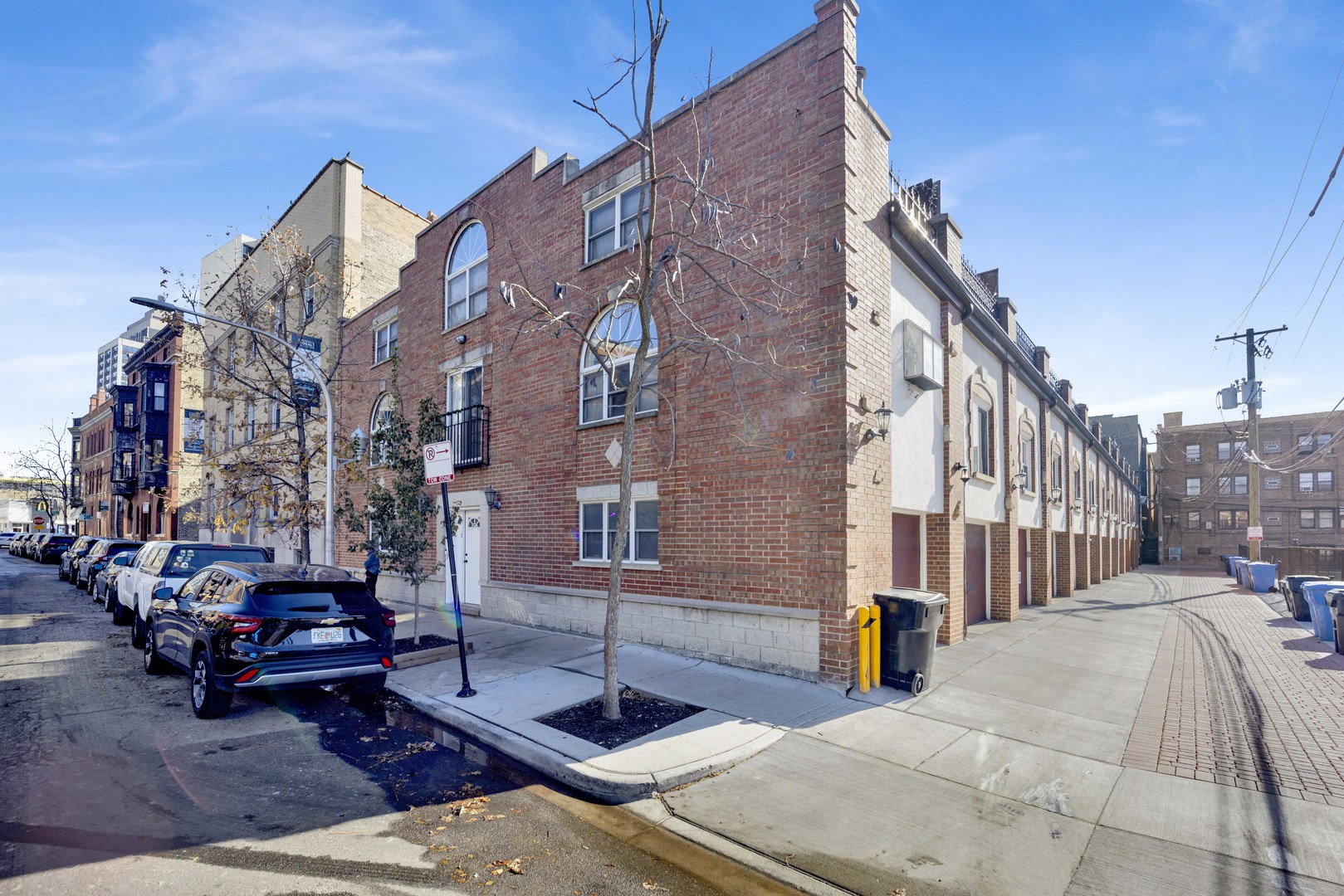 623 W DRUMMOND Place Unit: 6