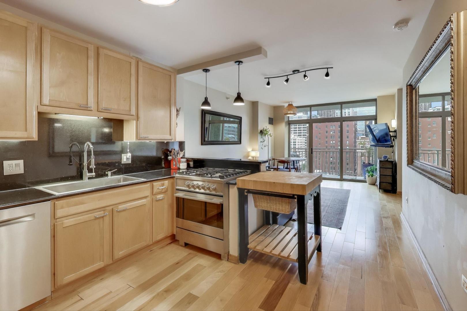 600 N Dearborn Street Unit: 1104