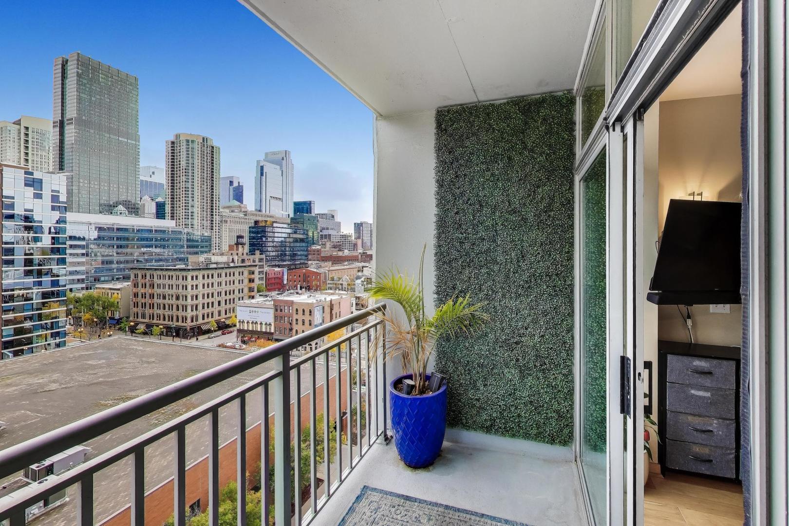 600 N Dearborn Street Unit: 1104