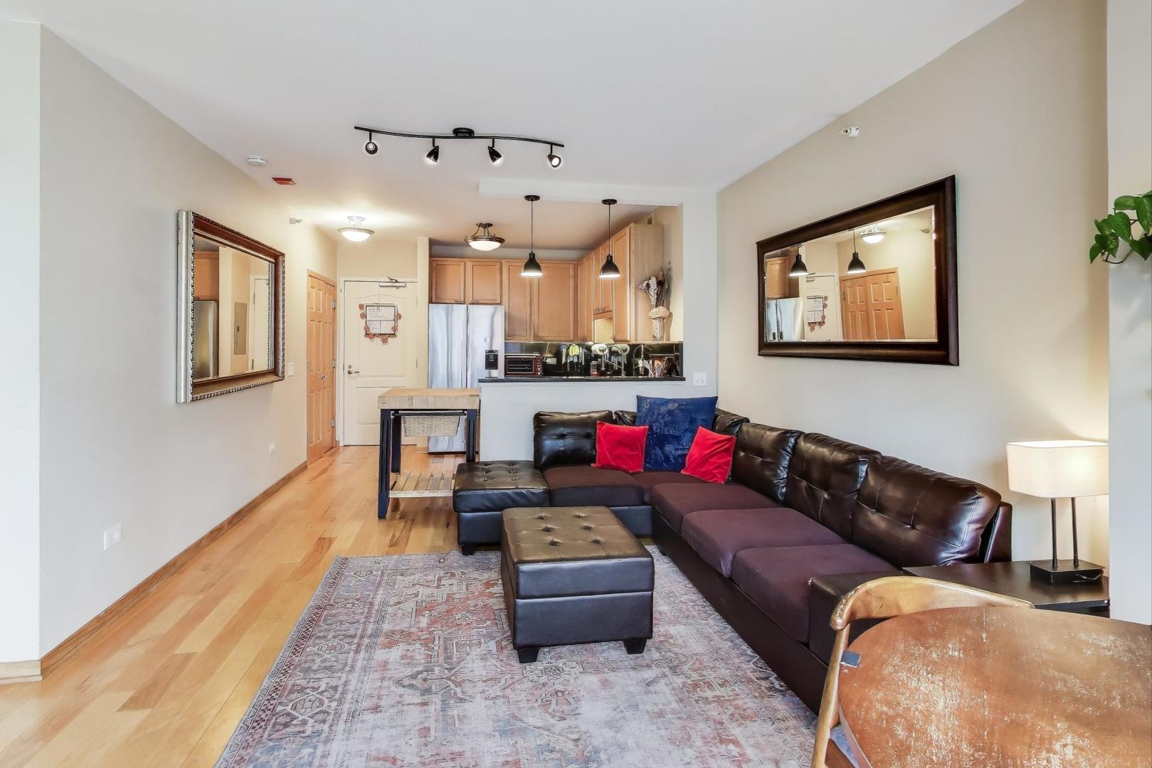 600 N Dearborn Street Unit: 1104