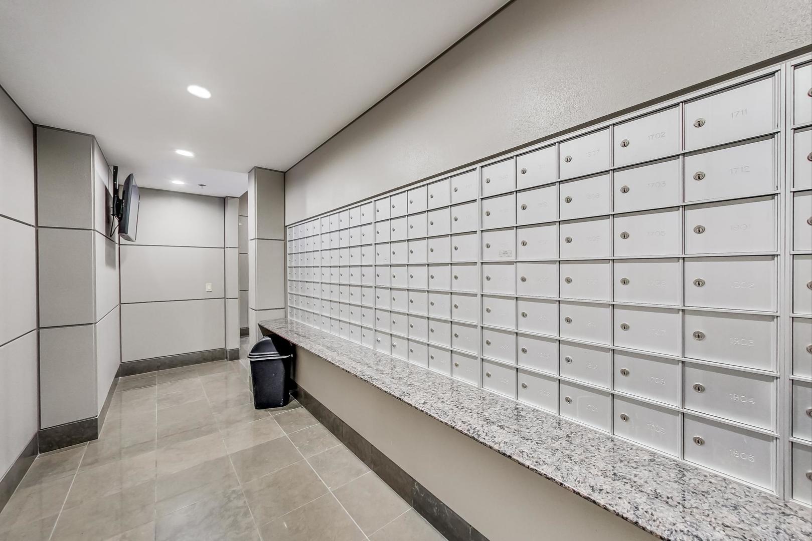 600 N Dearborn Street Unit: 1104