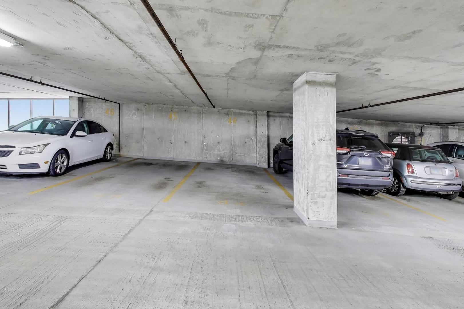 600 N Dearborn Street Unit: 1104