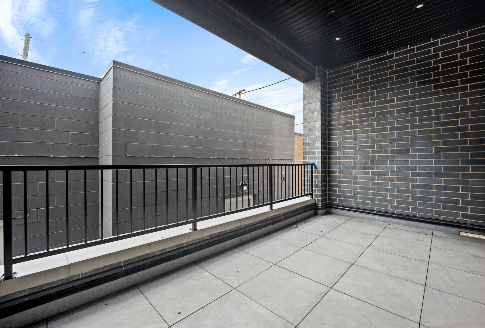 4353 N Richmond Avenue Unit: 1S