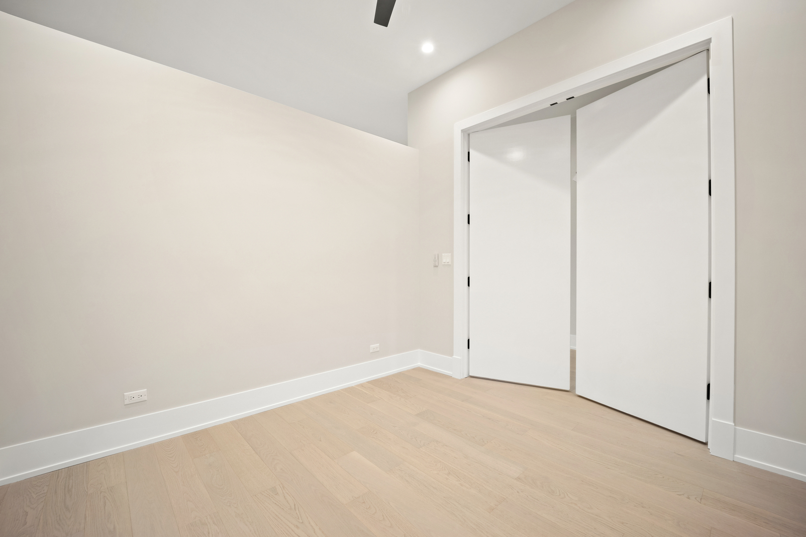 4353 N Richmond Avenue Unit: 1N