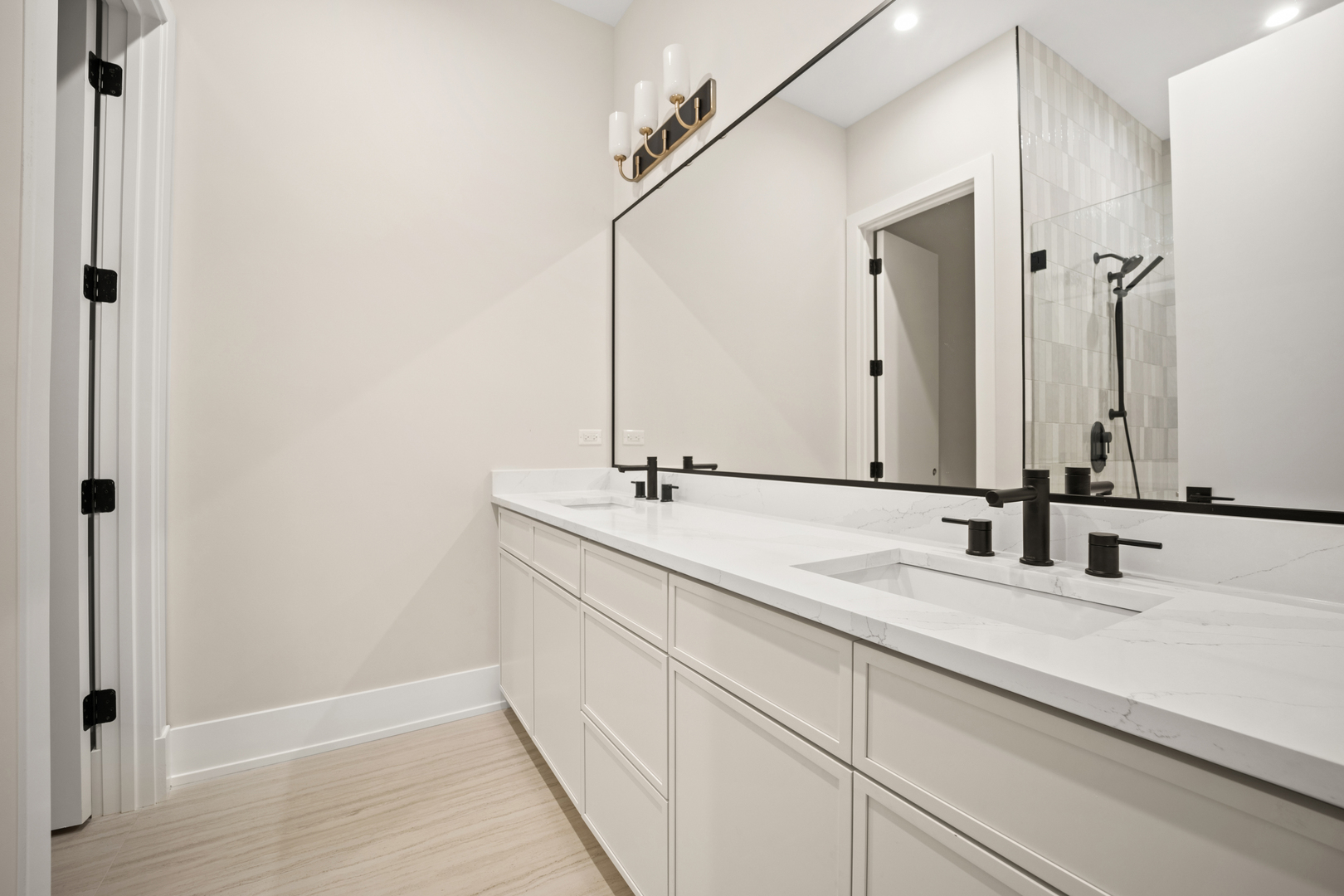 4353 N Richmond Avenue Unit: 1N