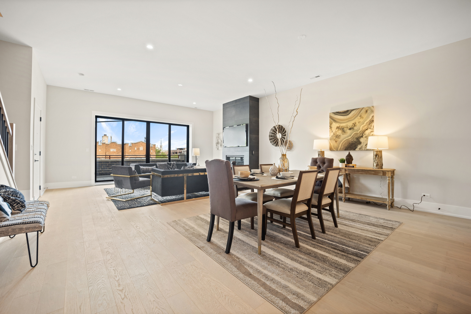 4353 N Richmond Avenue Unit: 3S