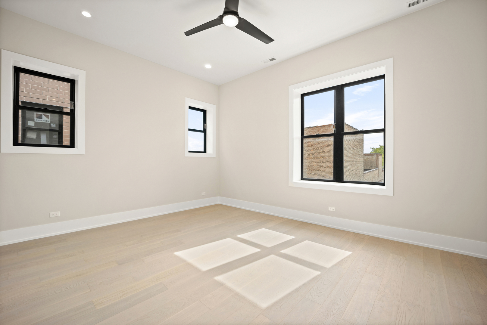 4353 N Richmond Avenue Unit: 3S