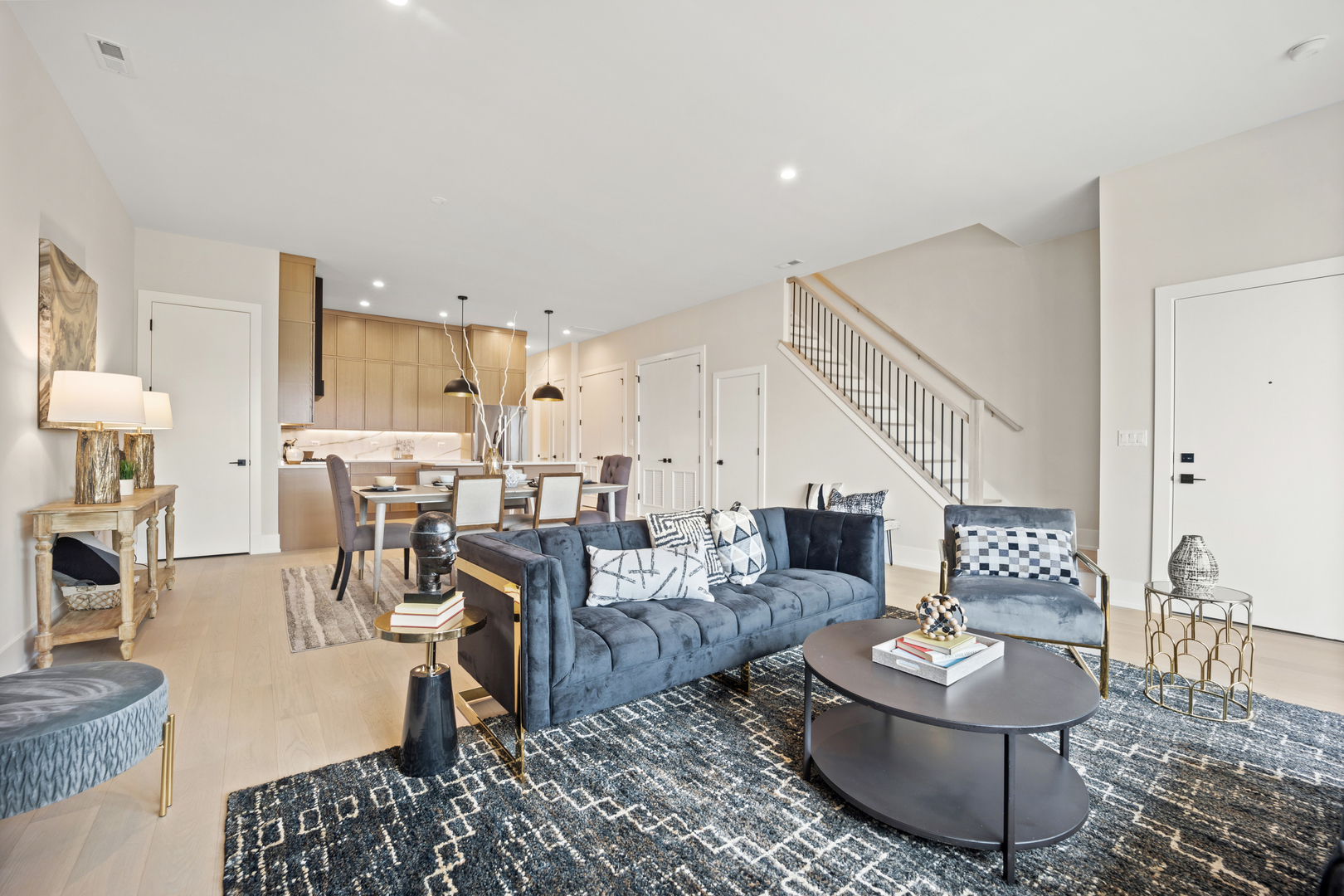 4353 N Richmond Avenue Unit: 3S
