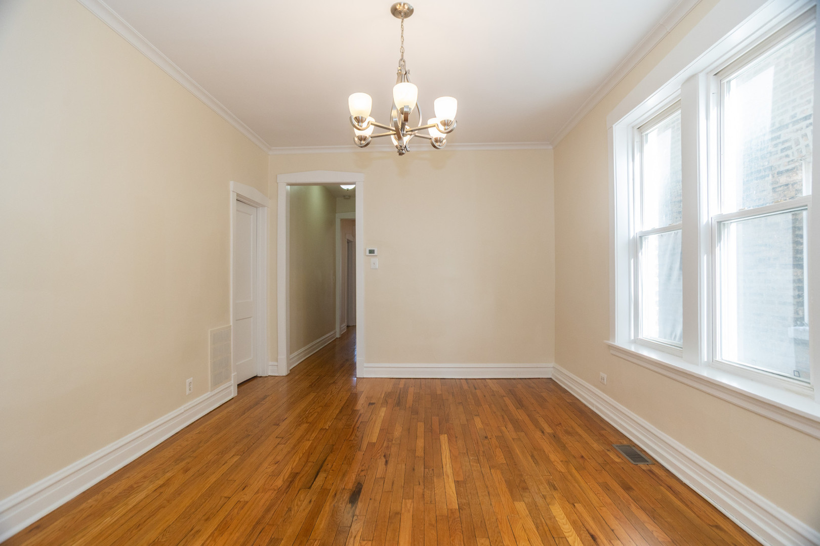 3033 W Gunnison Street Unit: 1