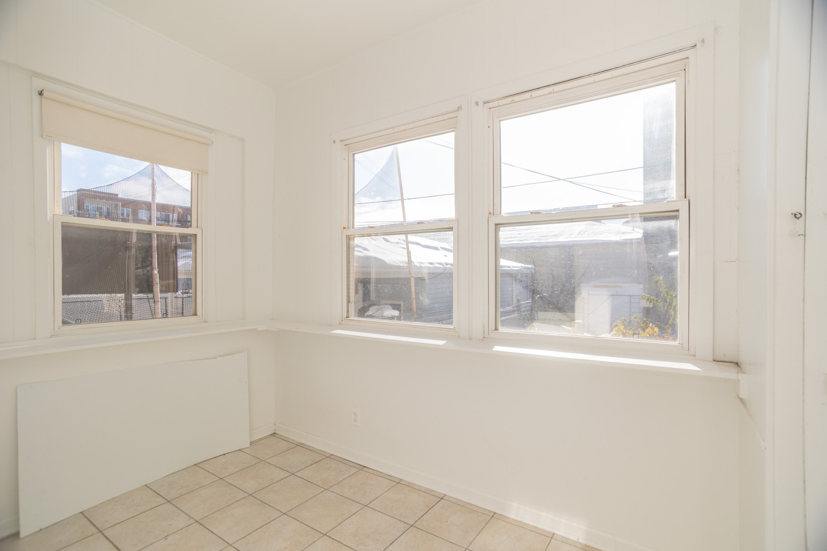 3033 W Gunnison Street Unit: 1