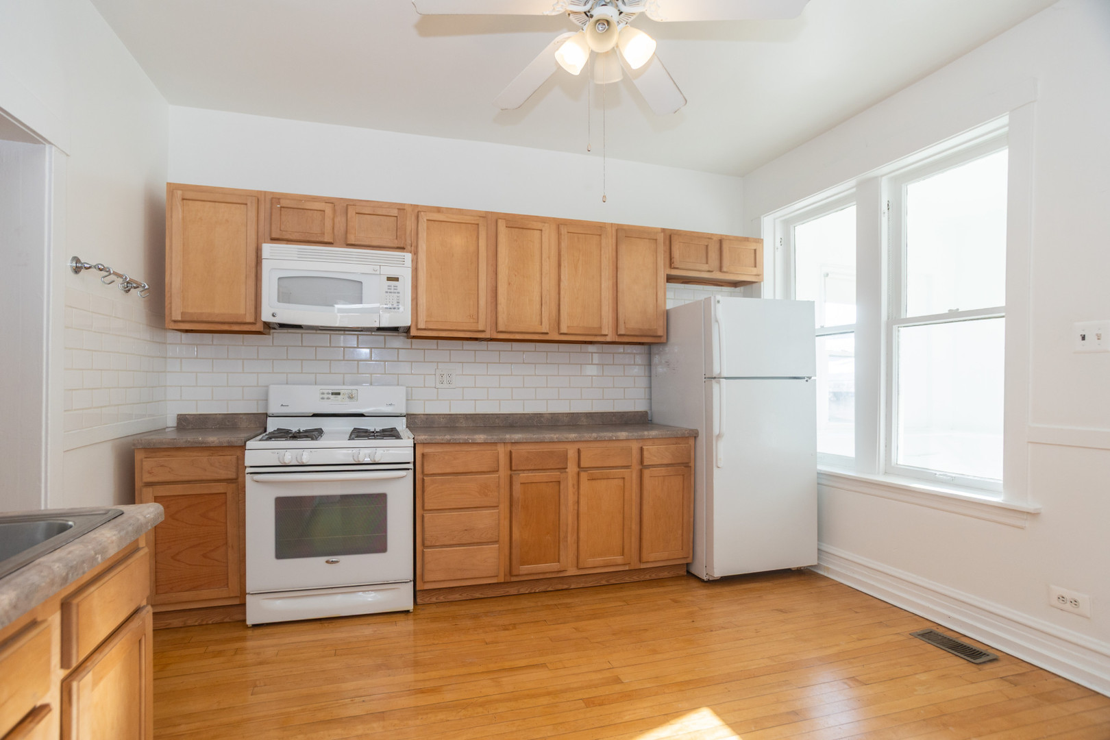 3033 W Gunnison Street Unit: 1