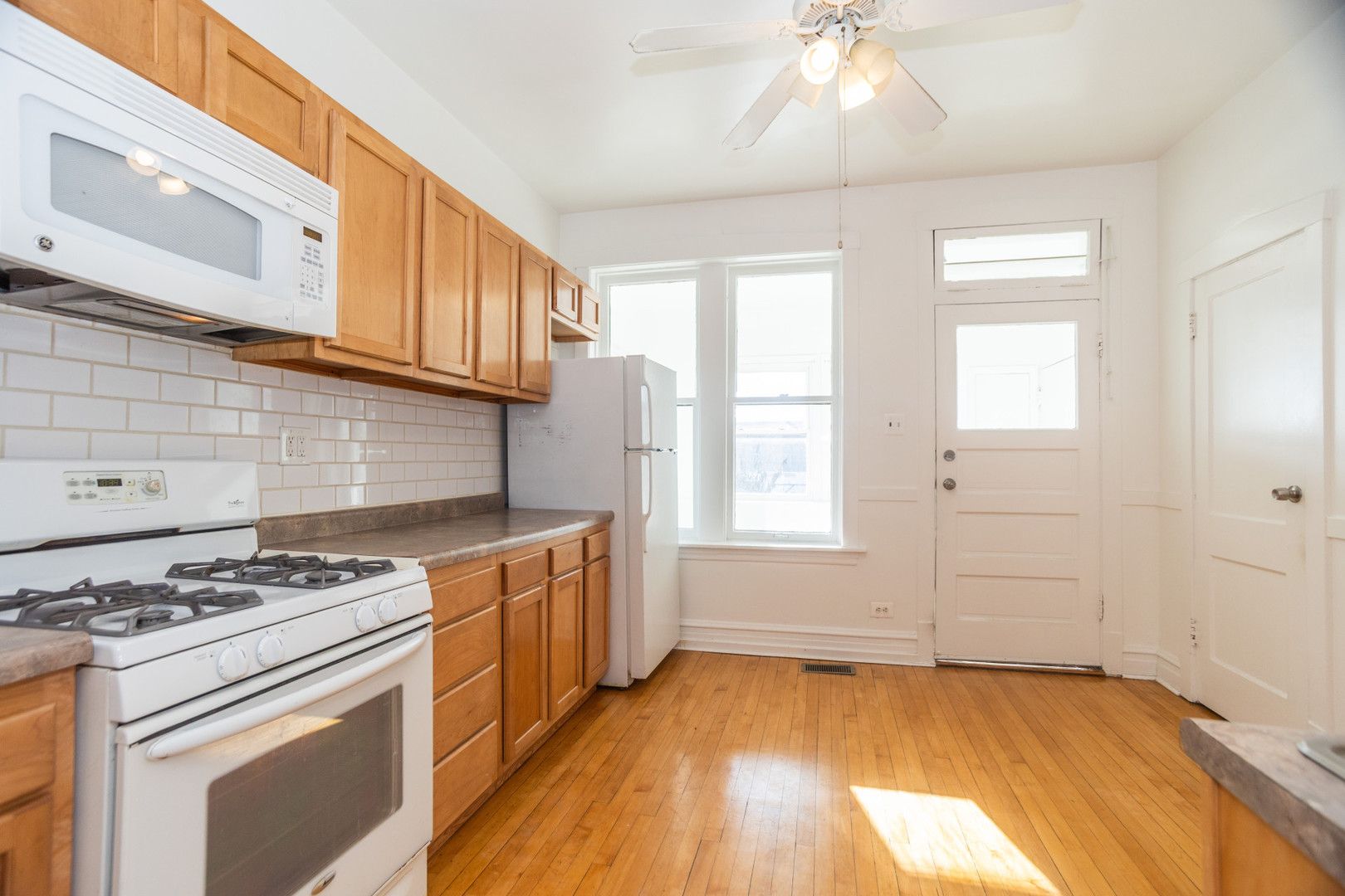 3033 W Gunnison Street Unit: 1