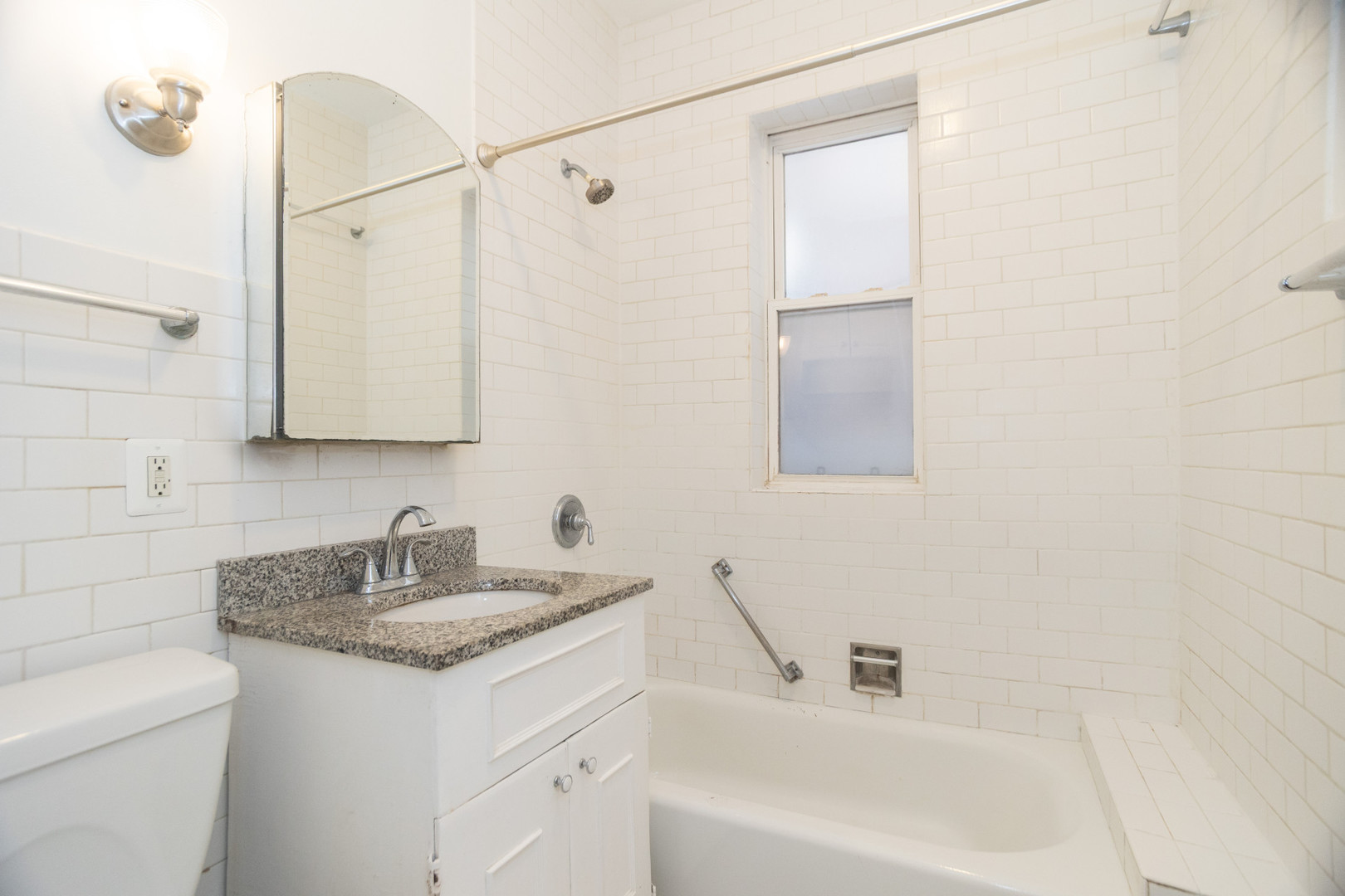 3033 W Gunnison Street Unit: 1