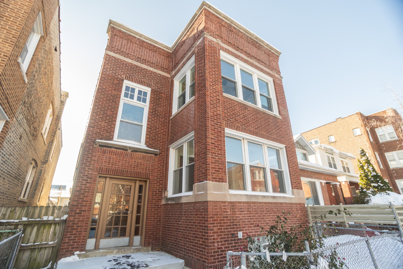 3033 W Gunnison Street Unit: 1