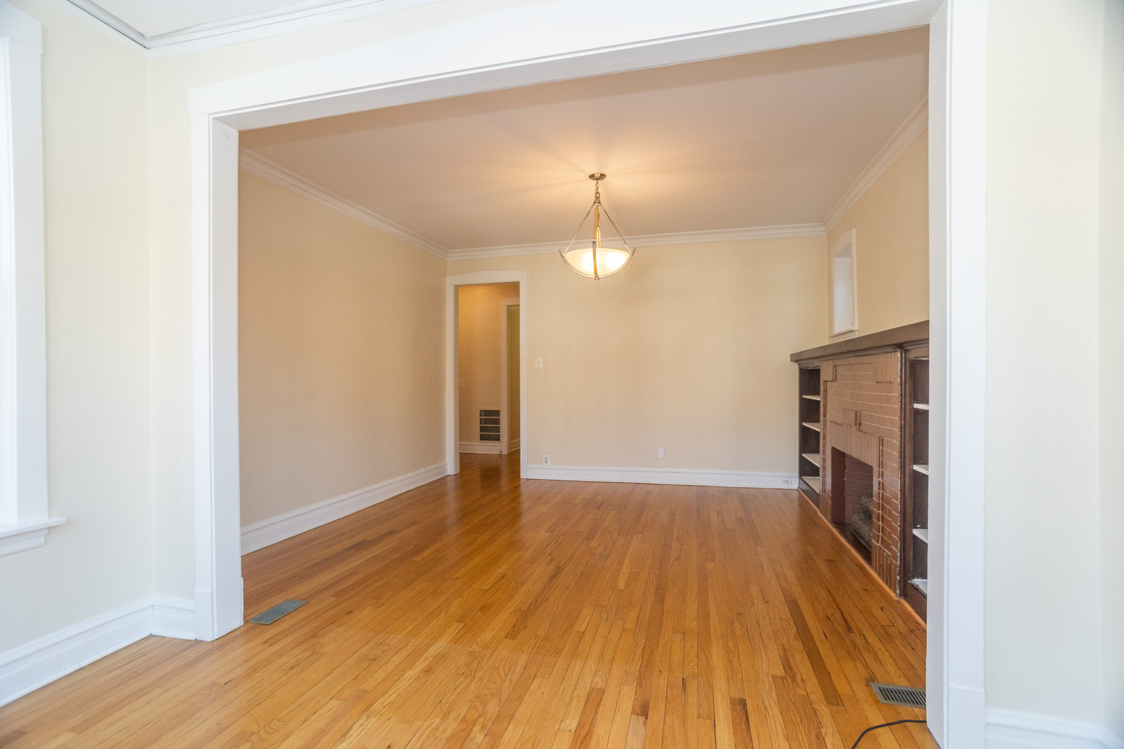 3033 W Gunnison Street Unit: 1