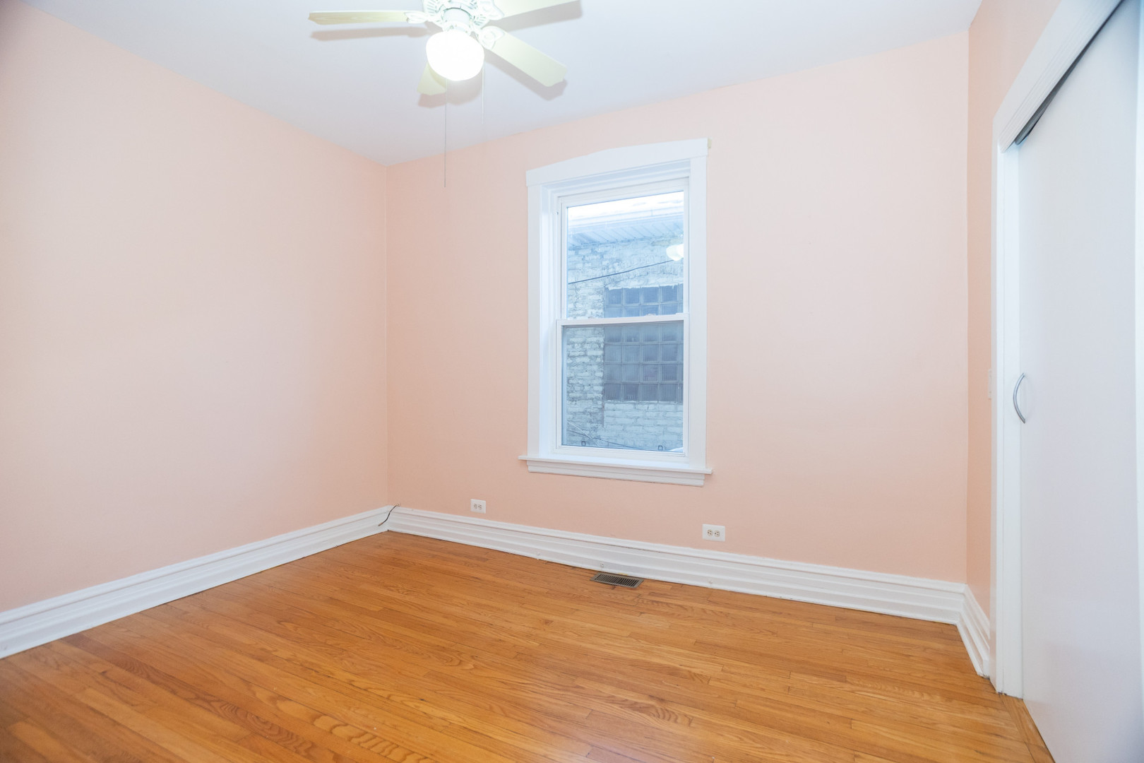 3033 W Gunnison Street Unit: 1
