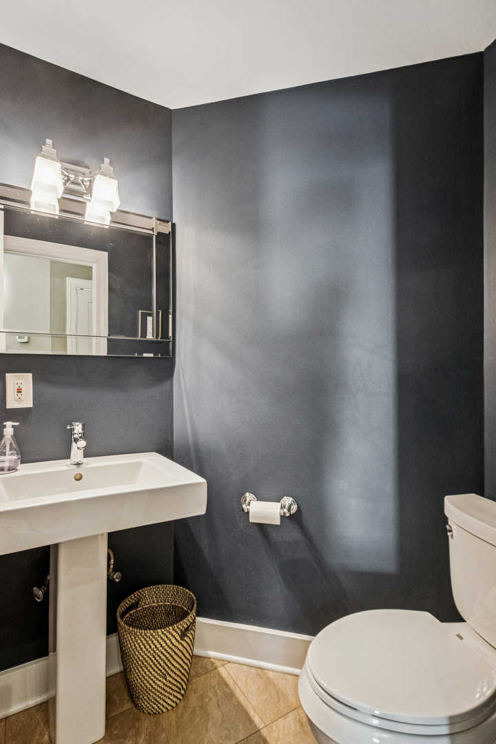926 W Margate Terrace Unit: 1W