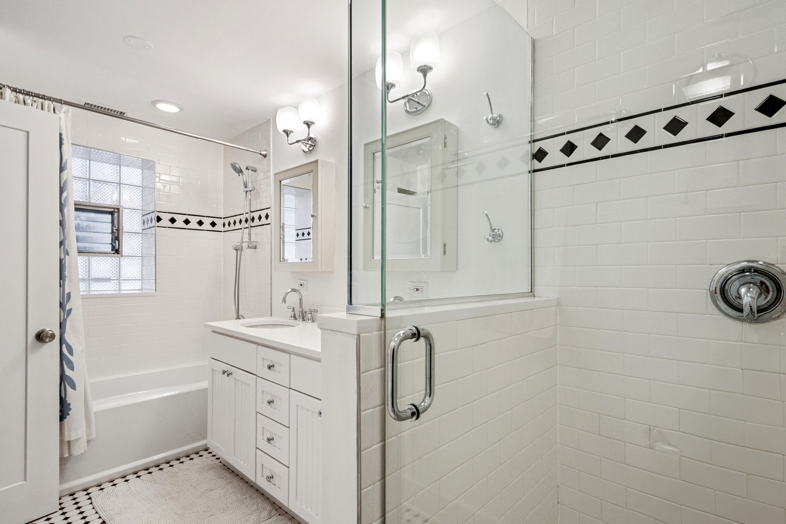 926 W Margate Terrace Unit: 1W