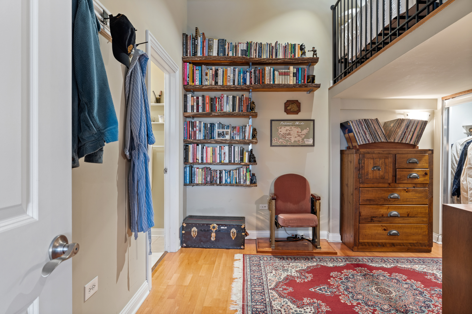 1215 W GUNNISON Street Unit: 322