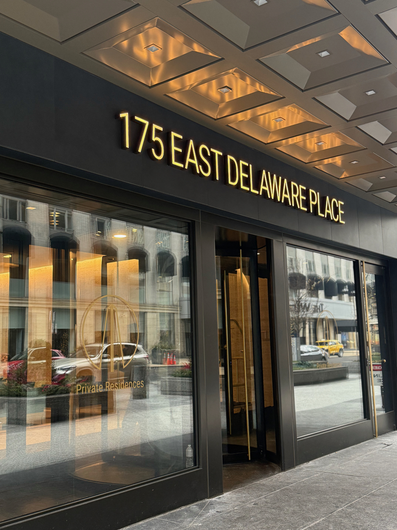 175 E DELAWARE Place Unit: 5618