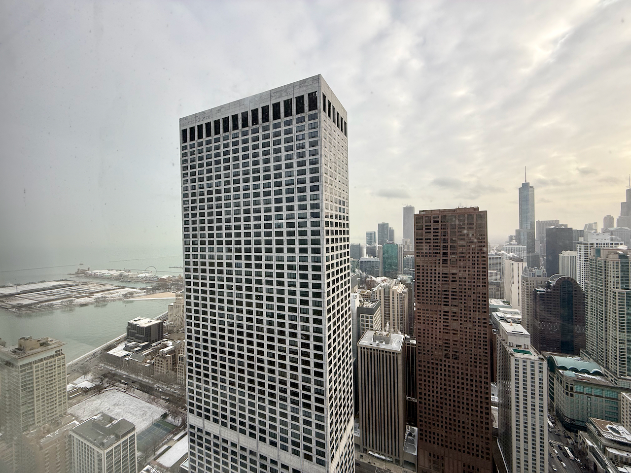 175 E DELAWARE Place Unit: 5618