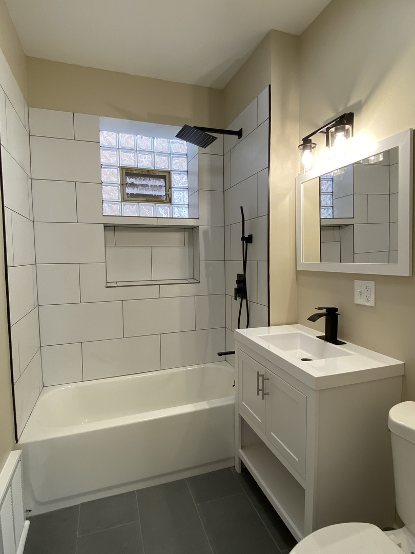 3749 W Wrightwood Avenue Unit: 1