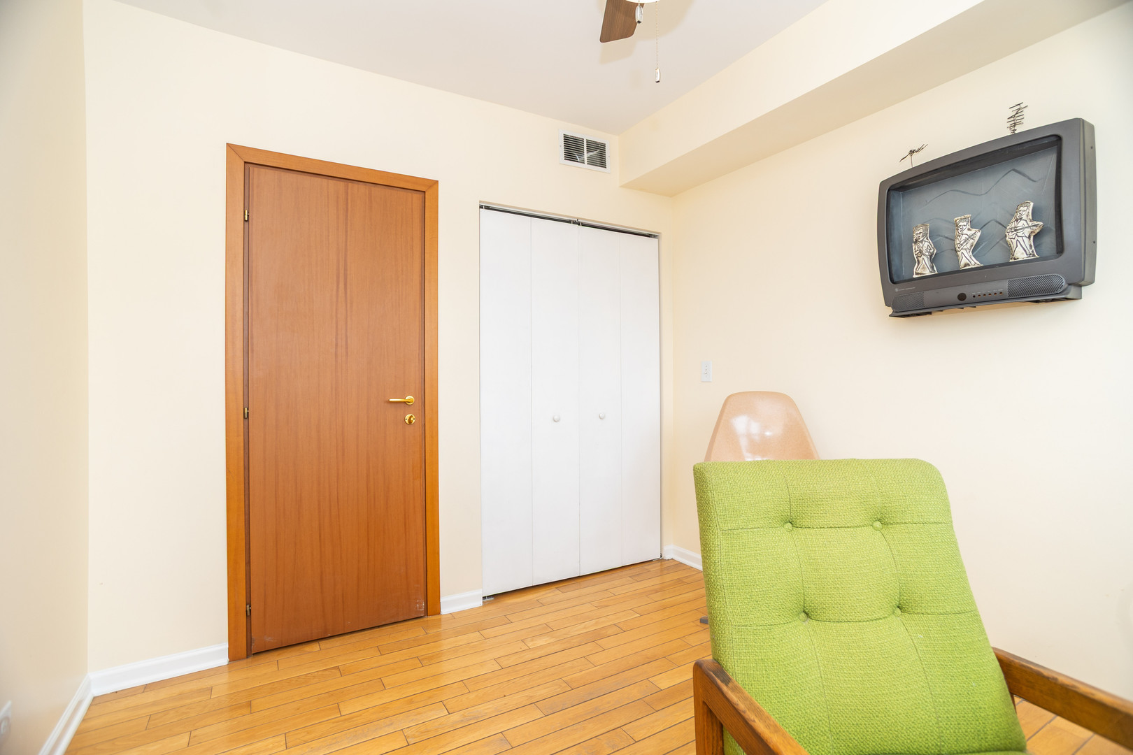 4750 N Albany Avenue Unit: 3