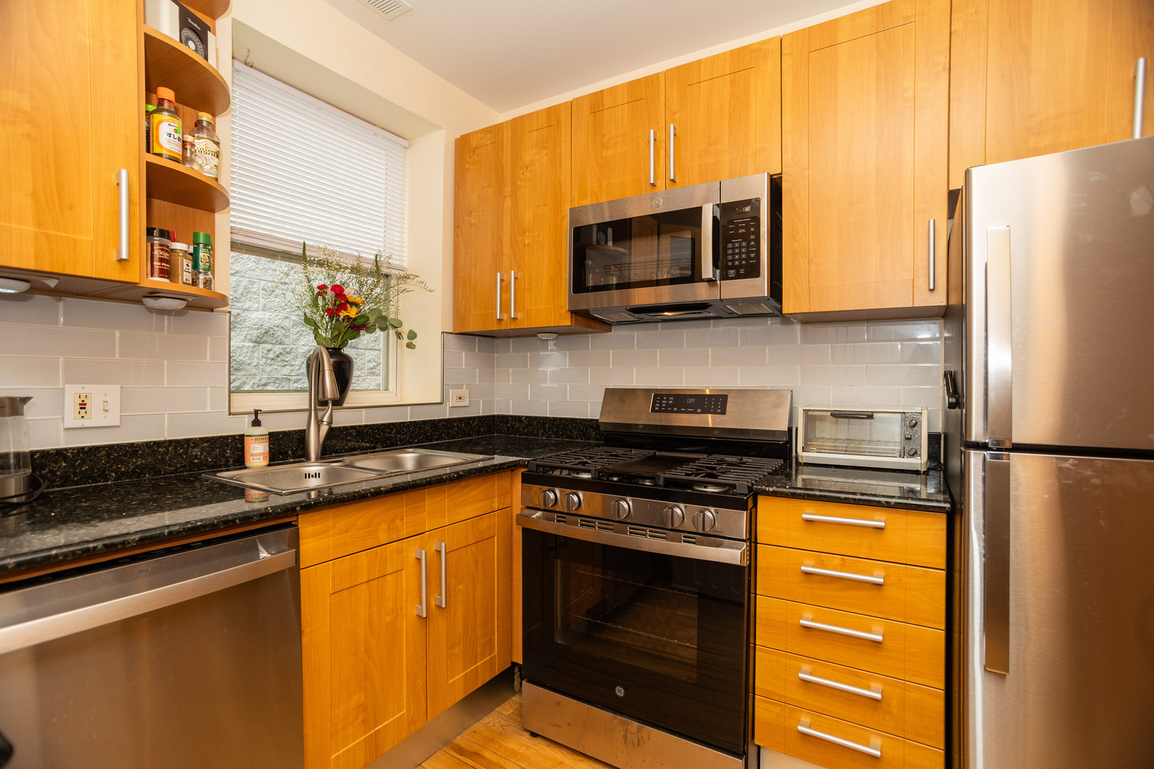 4750 N Albany Avenue Unit: 3