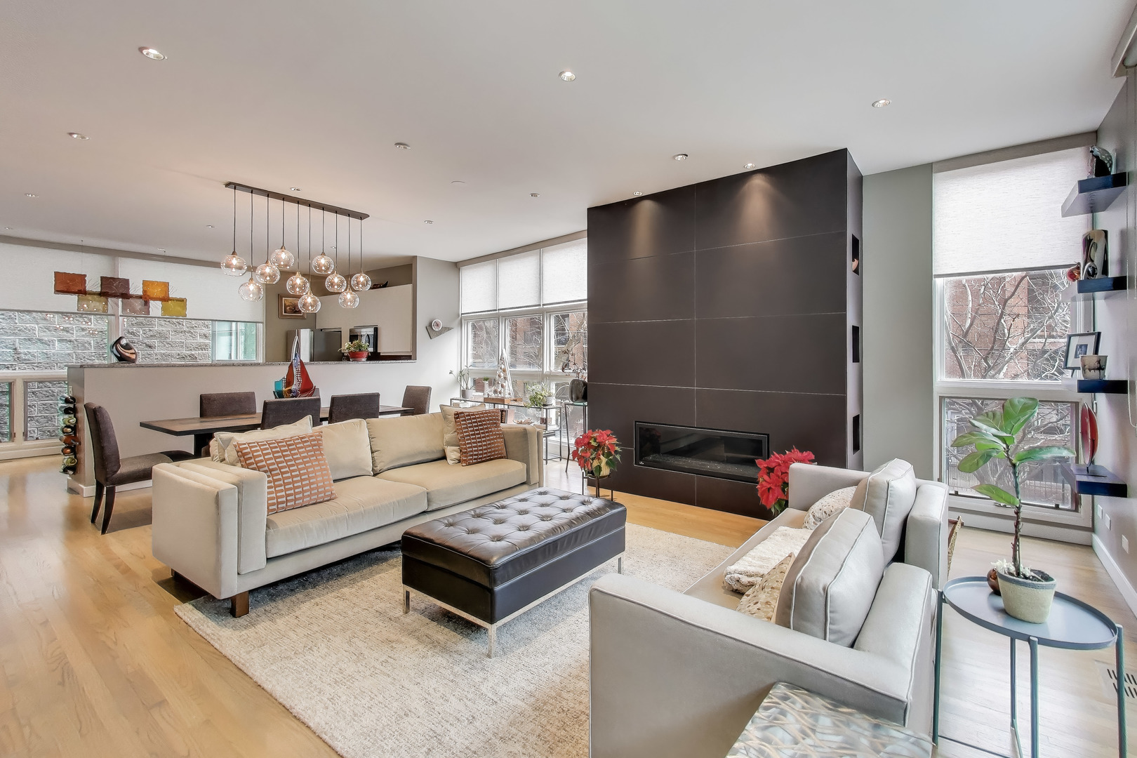 664 N PEORIA Street Unit: 1N