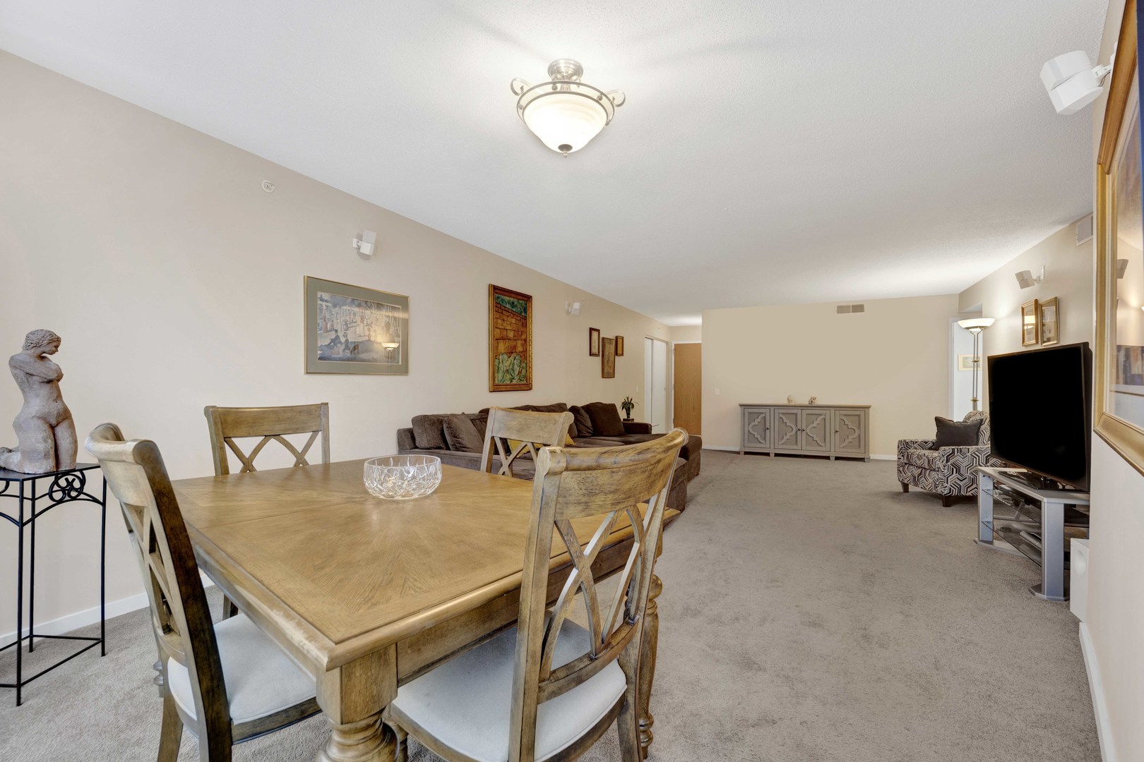 1580 sherman Avenue Unit: 906