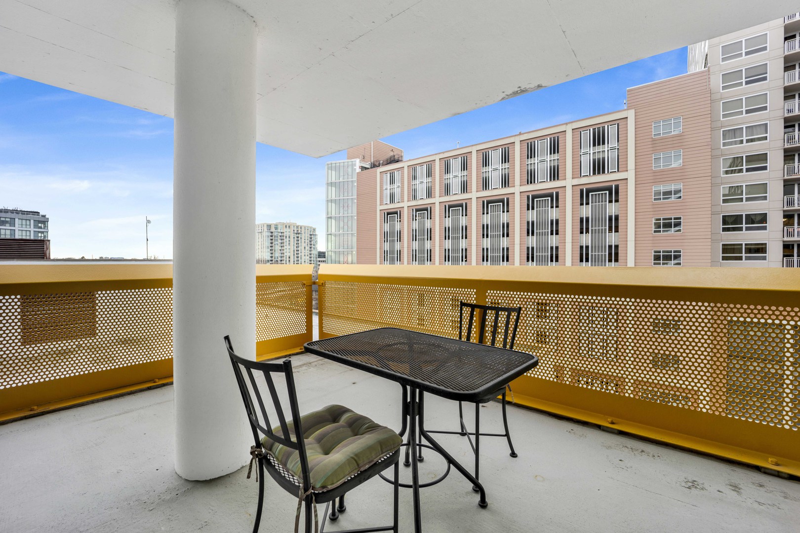 1580 sherman Avenue Unit: 906