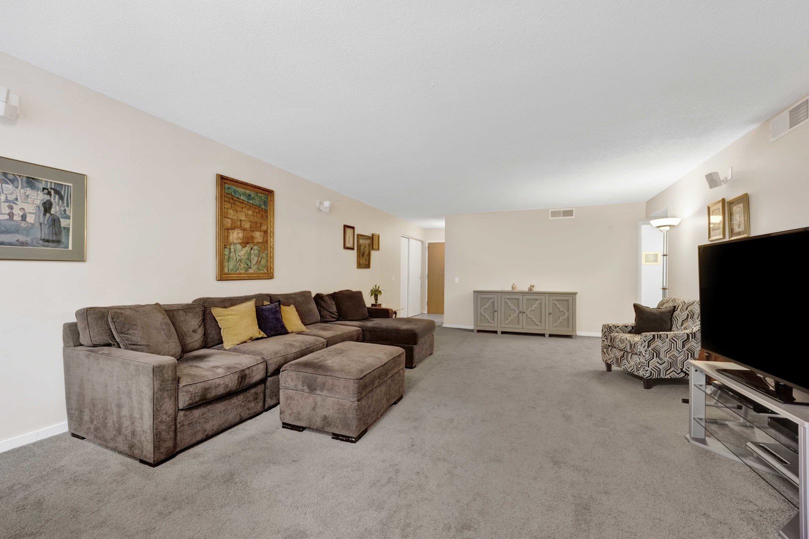 1580 sherman Avenue Unit: 906