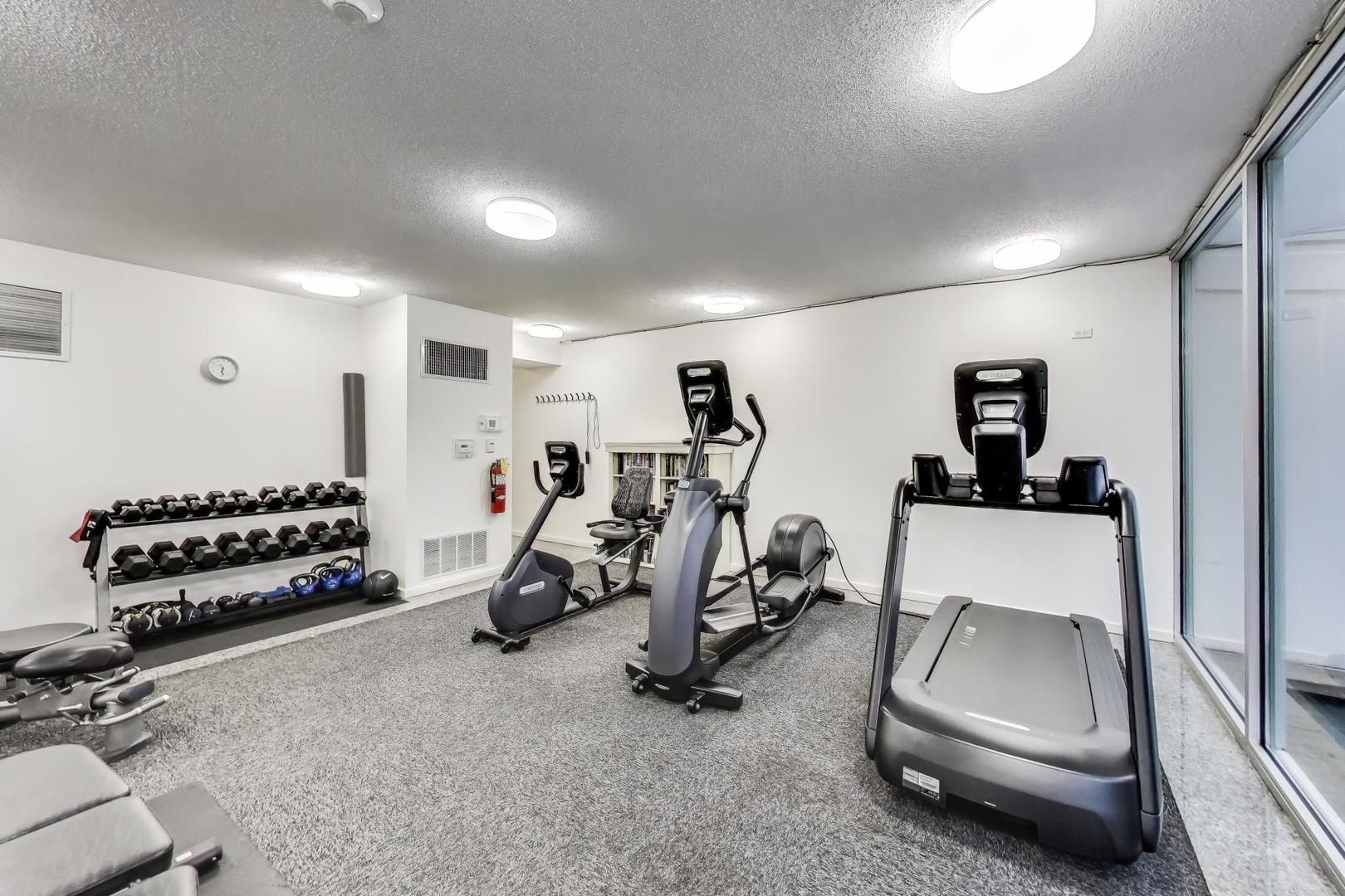 1580 sherman Avenue Unit: 906