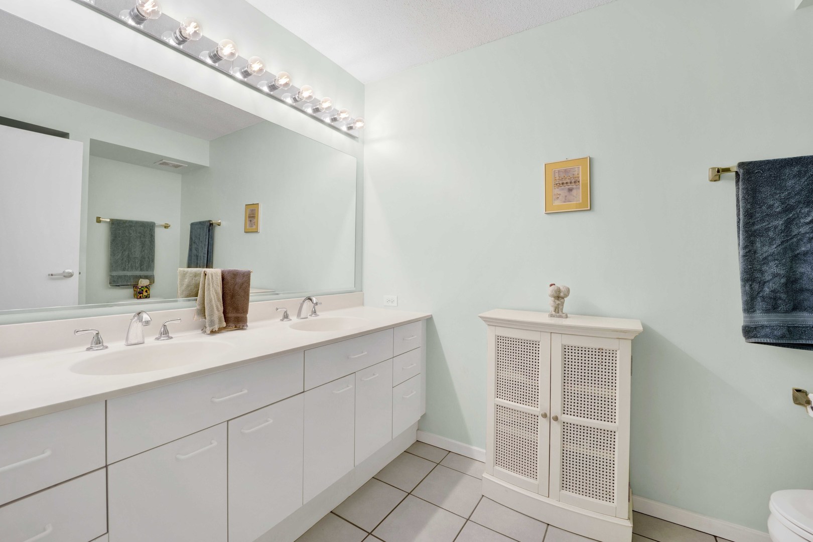1580 sherman Avenue Unit: 906