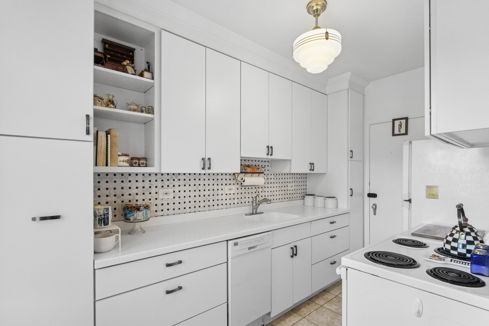 5048 N Marine Drive Unit: C3